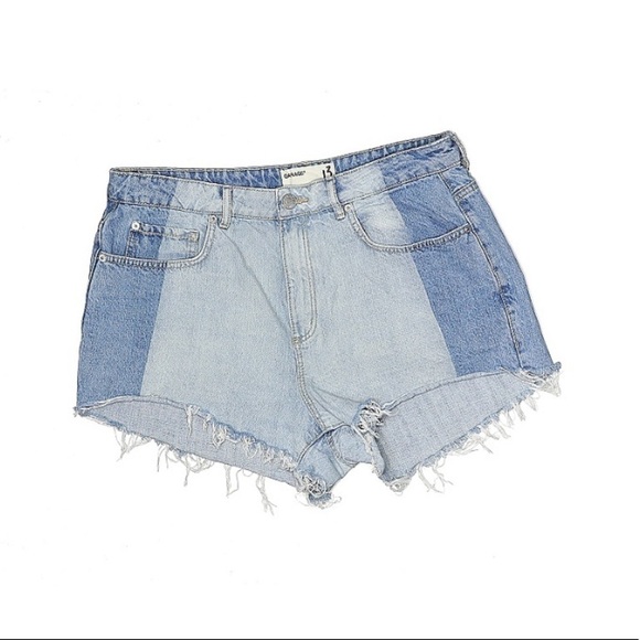 𝅺two tone fringe shorts - Picture 2 of 4